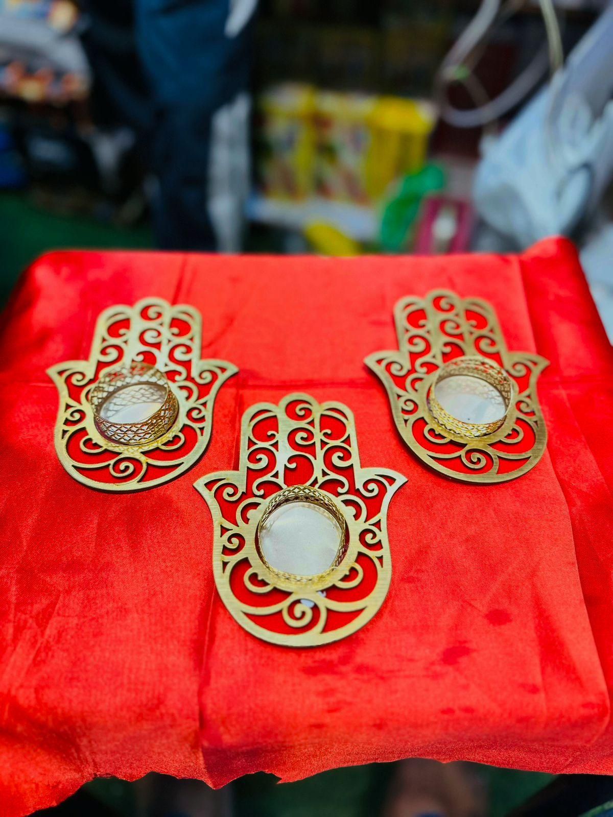 Hand shaped Lamps